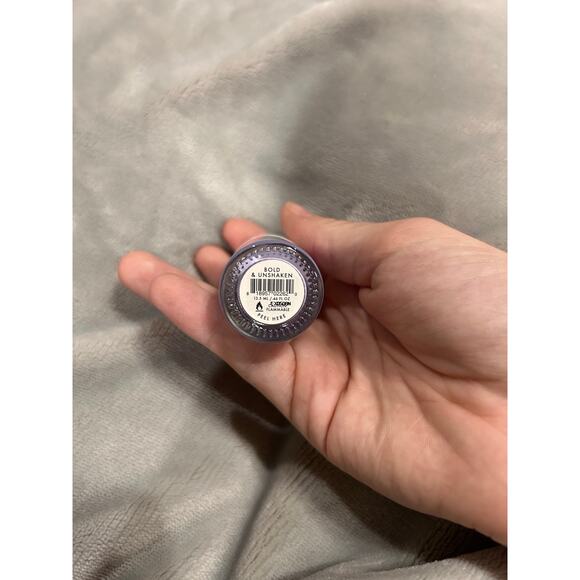 NWT Olive & June Nail Polish - Color: Bold & Unshaken - Picture 3 of 4